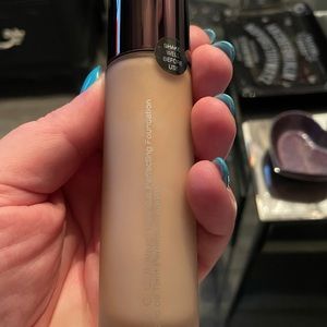 Becca Aqua Luminous Perfecting Foundation